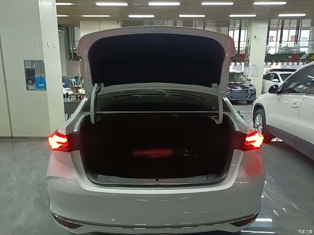 Buick Verano, 2021 19