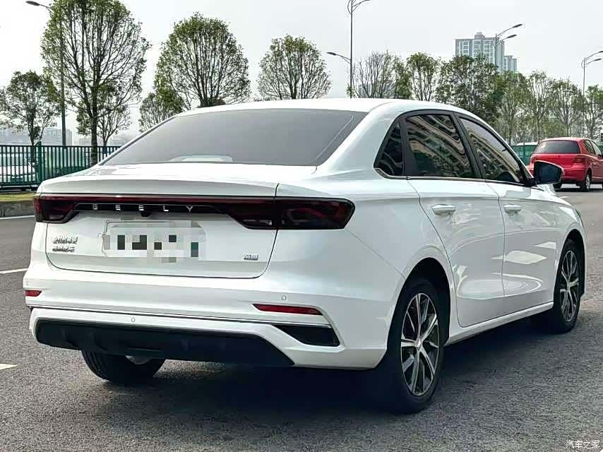 Geely Emgrand, 2023 9