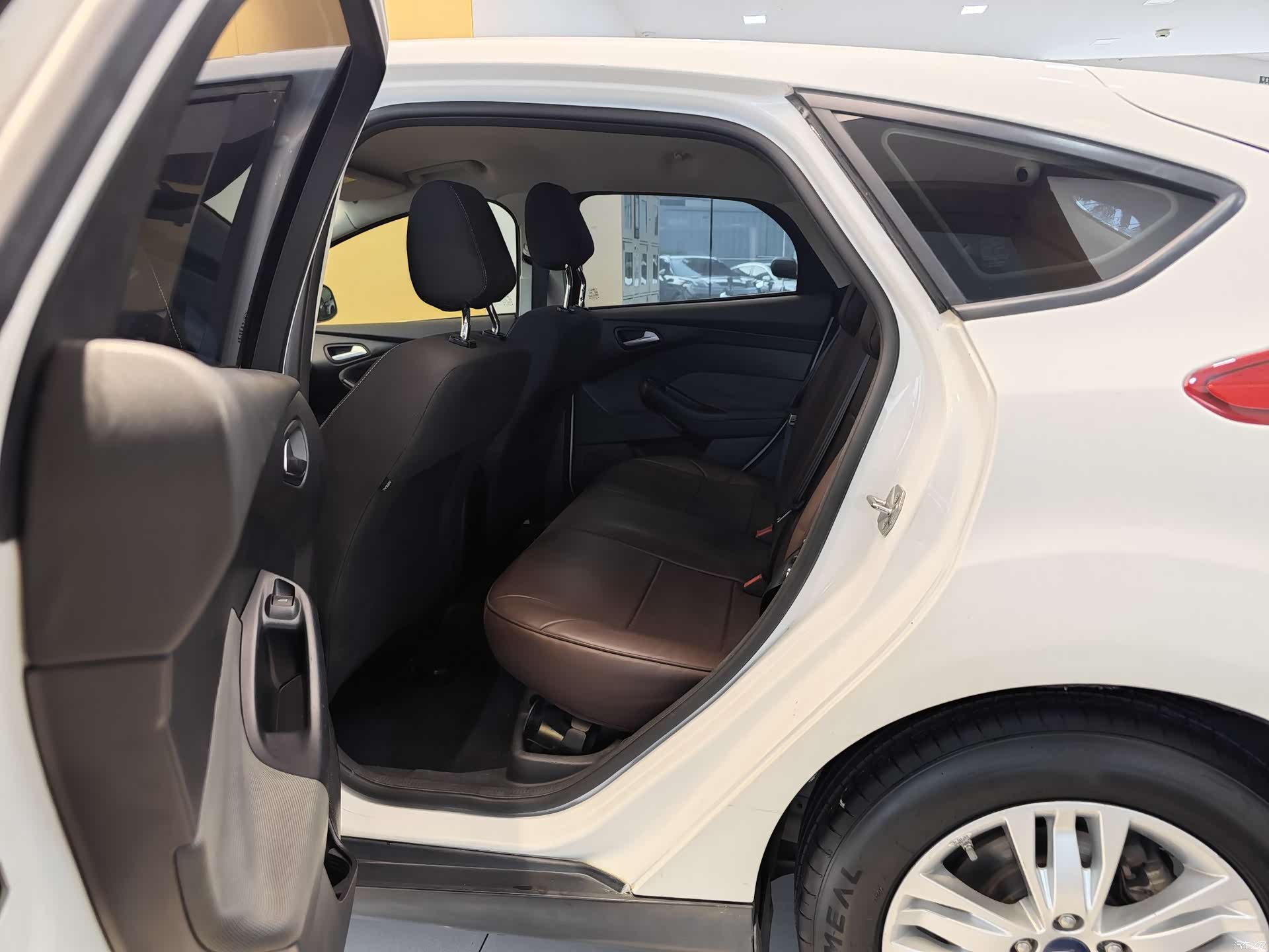 Ford Focus, 2015 21