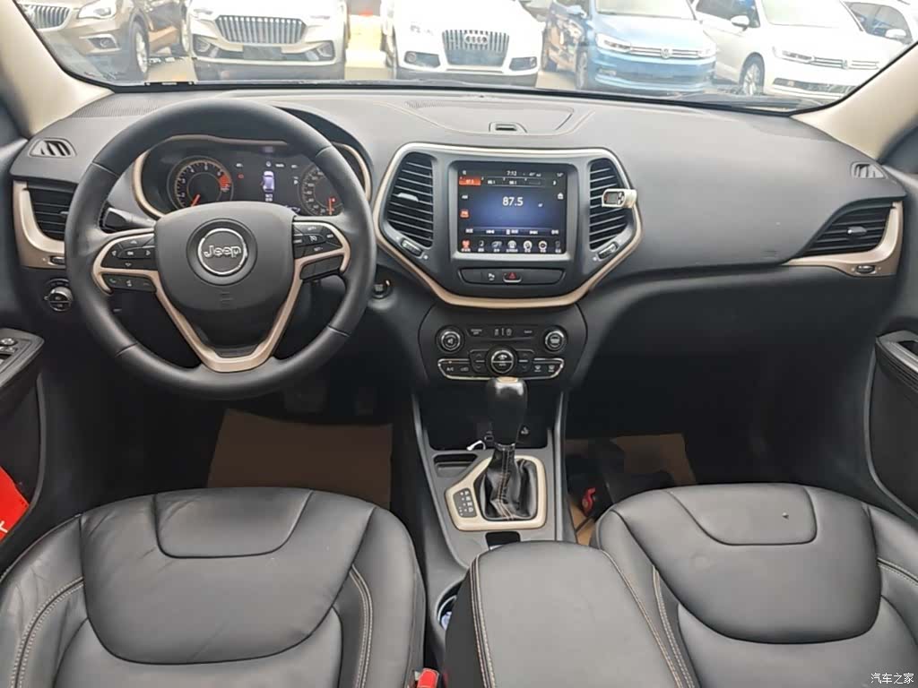 Jeep Cherokee, 2018 10