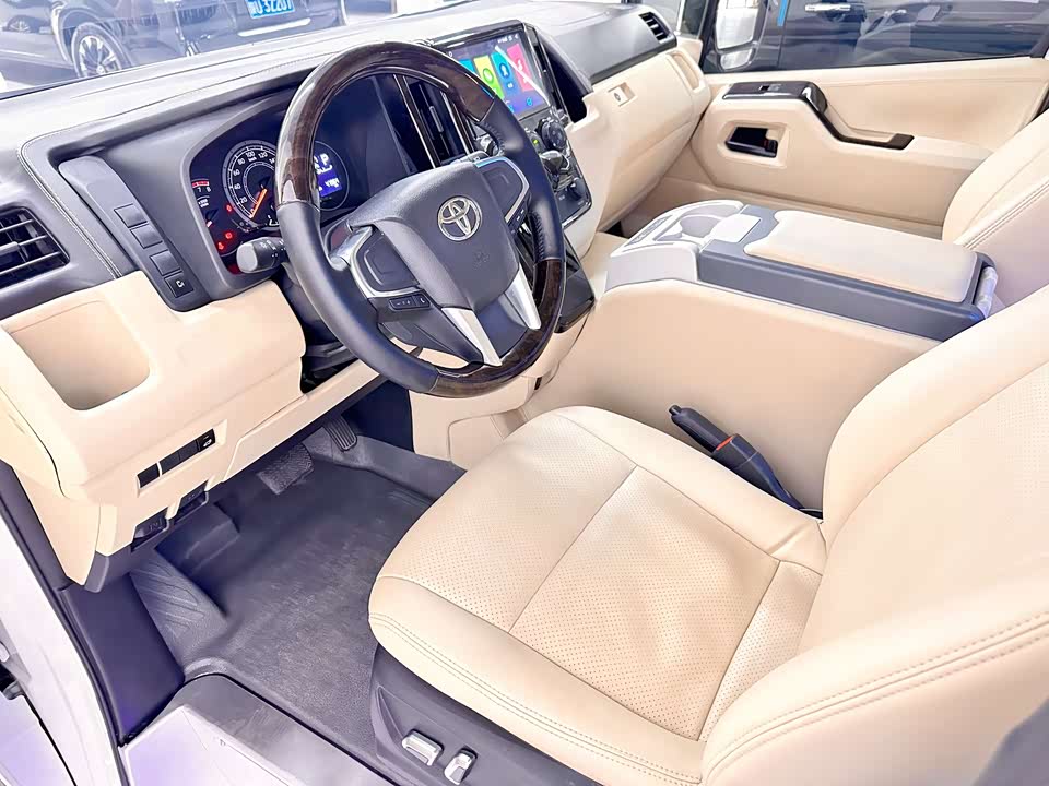 Toyota HIACE Toyota HIACE