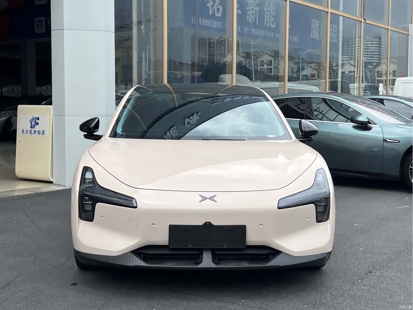 Xpeng Mona M03, 2025 3