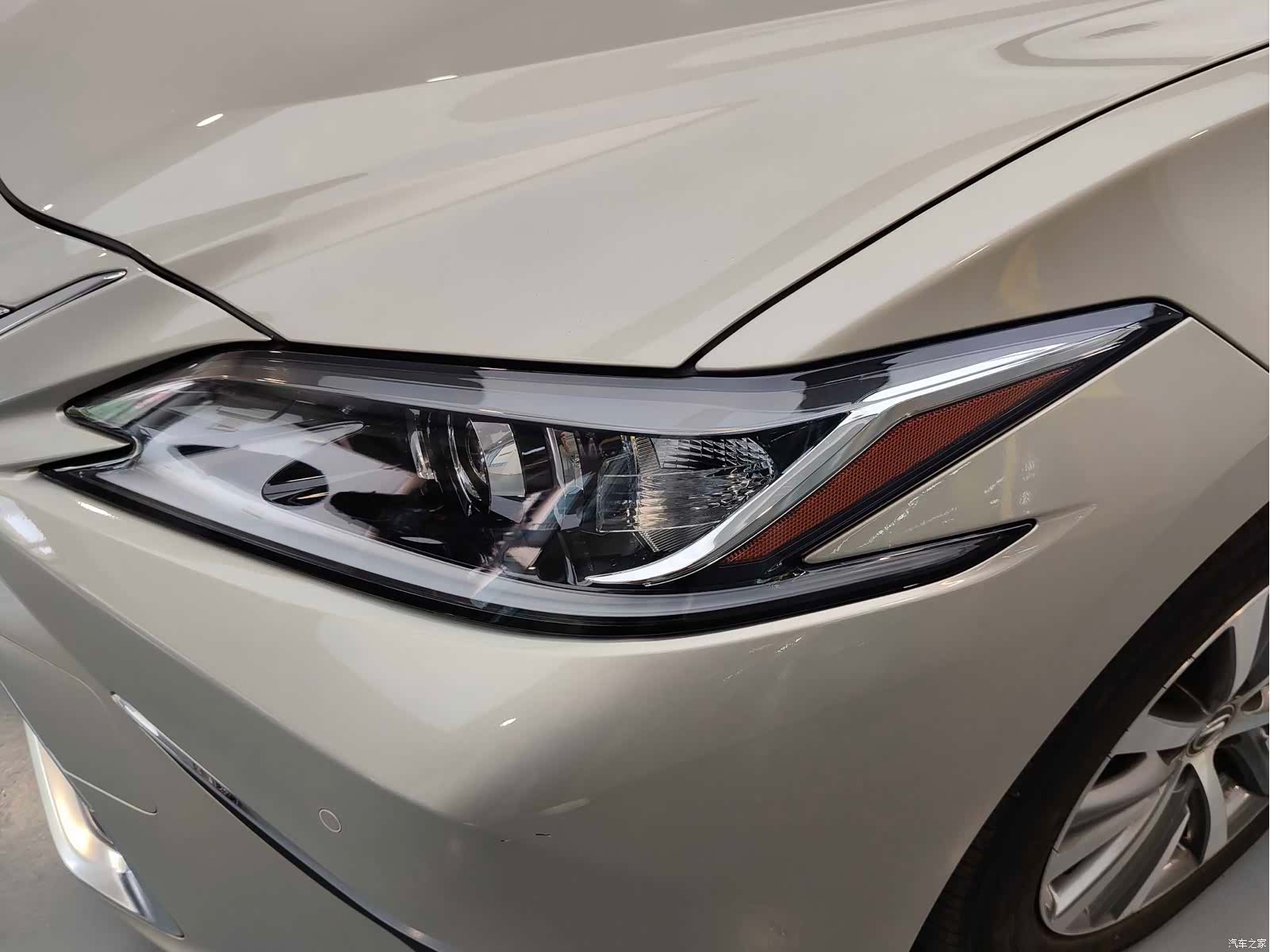 Lexus ES, 2019 16
