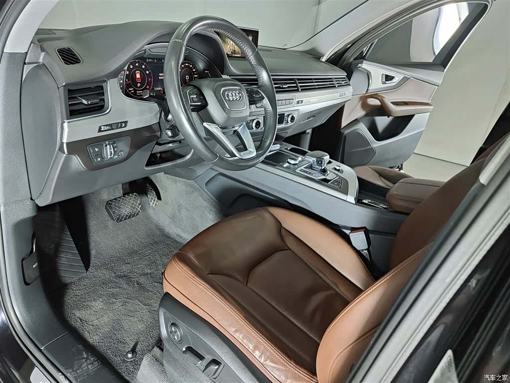 Audi Q7, 2019 все фото
