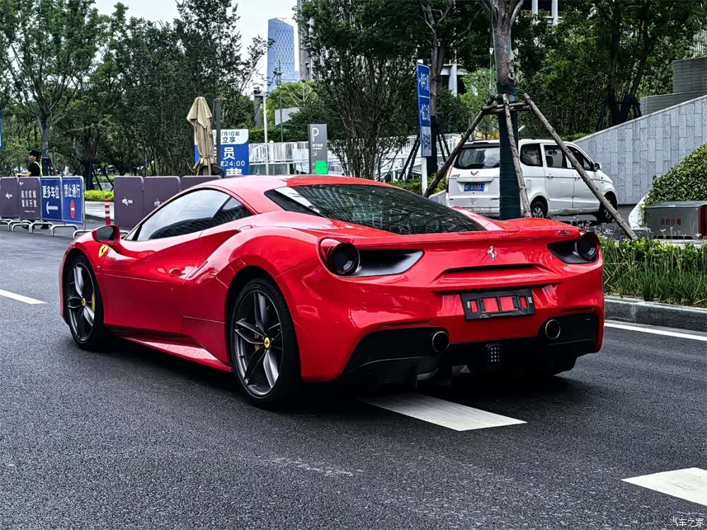 Ferrari 488, 2018 13