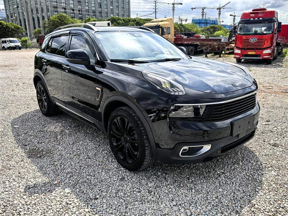 Lynk & Co 01
