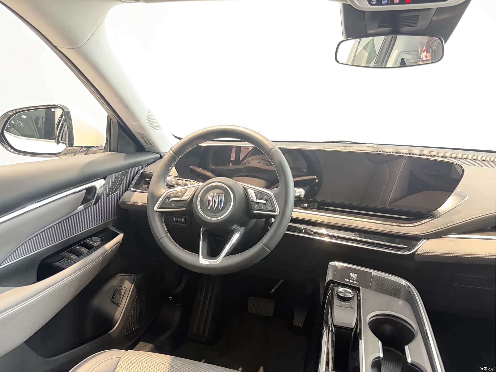 Buick E5, 2025 10