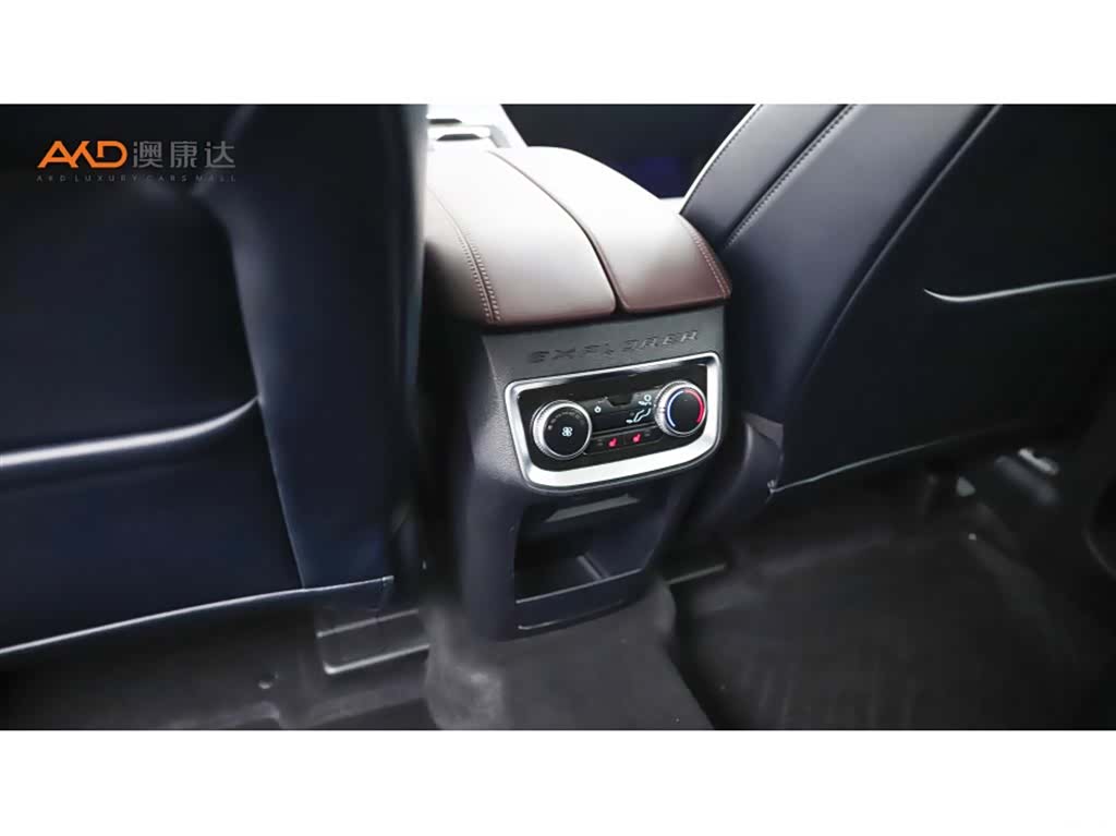 Ford Explorer, 2024 10