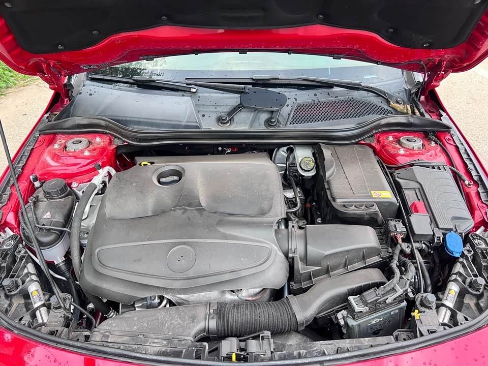 Mercedes-Benz CLA