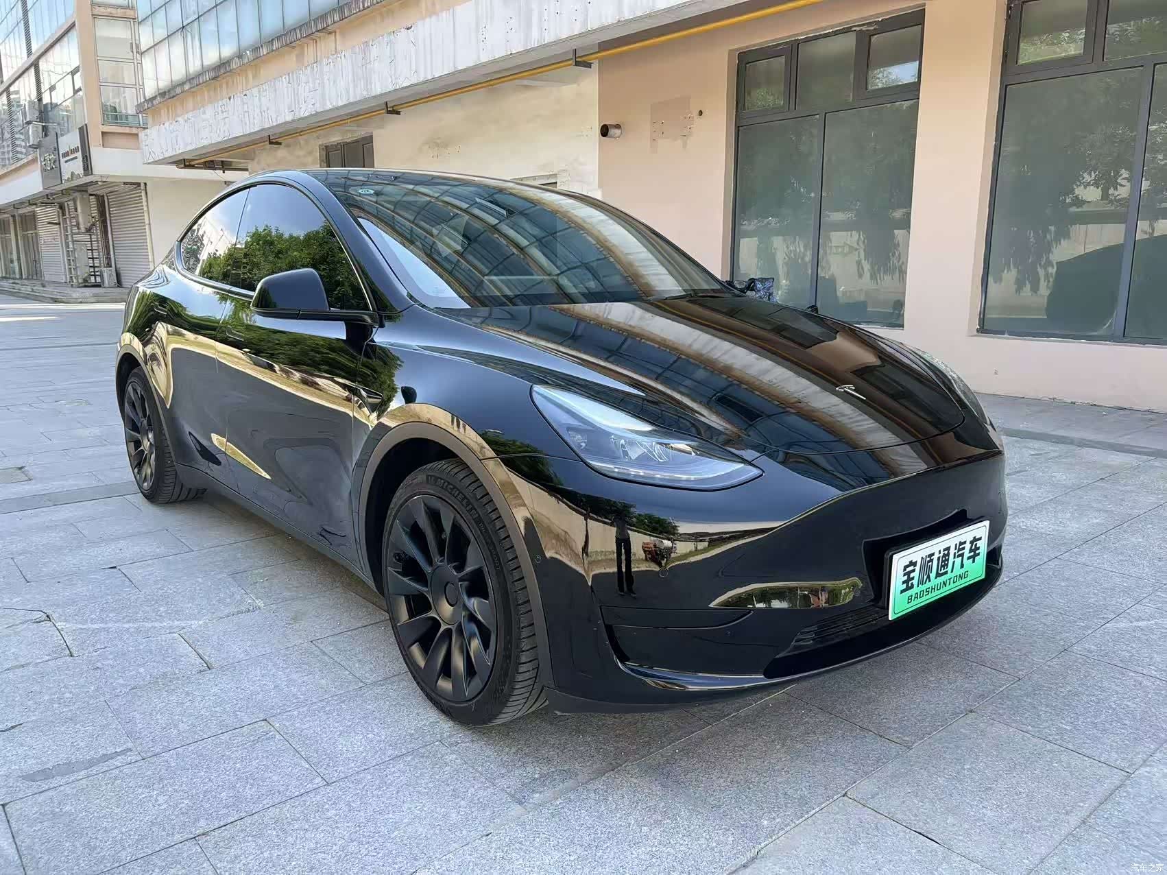 Tesla Model Y, 2022 4