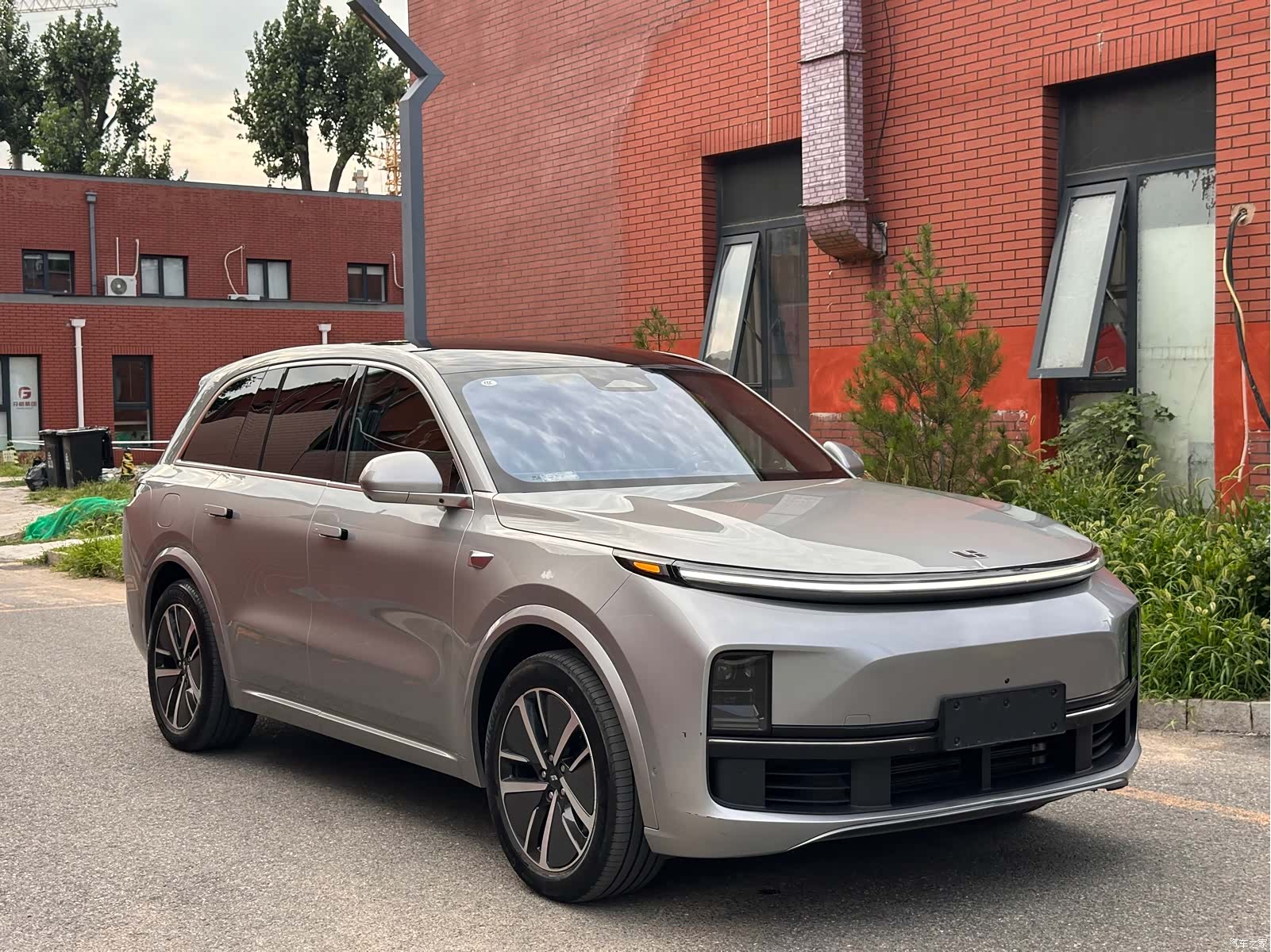 Li Auto L8, 2024 3