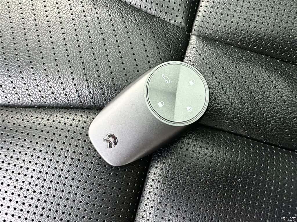 NIO ES8, 2021 15