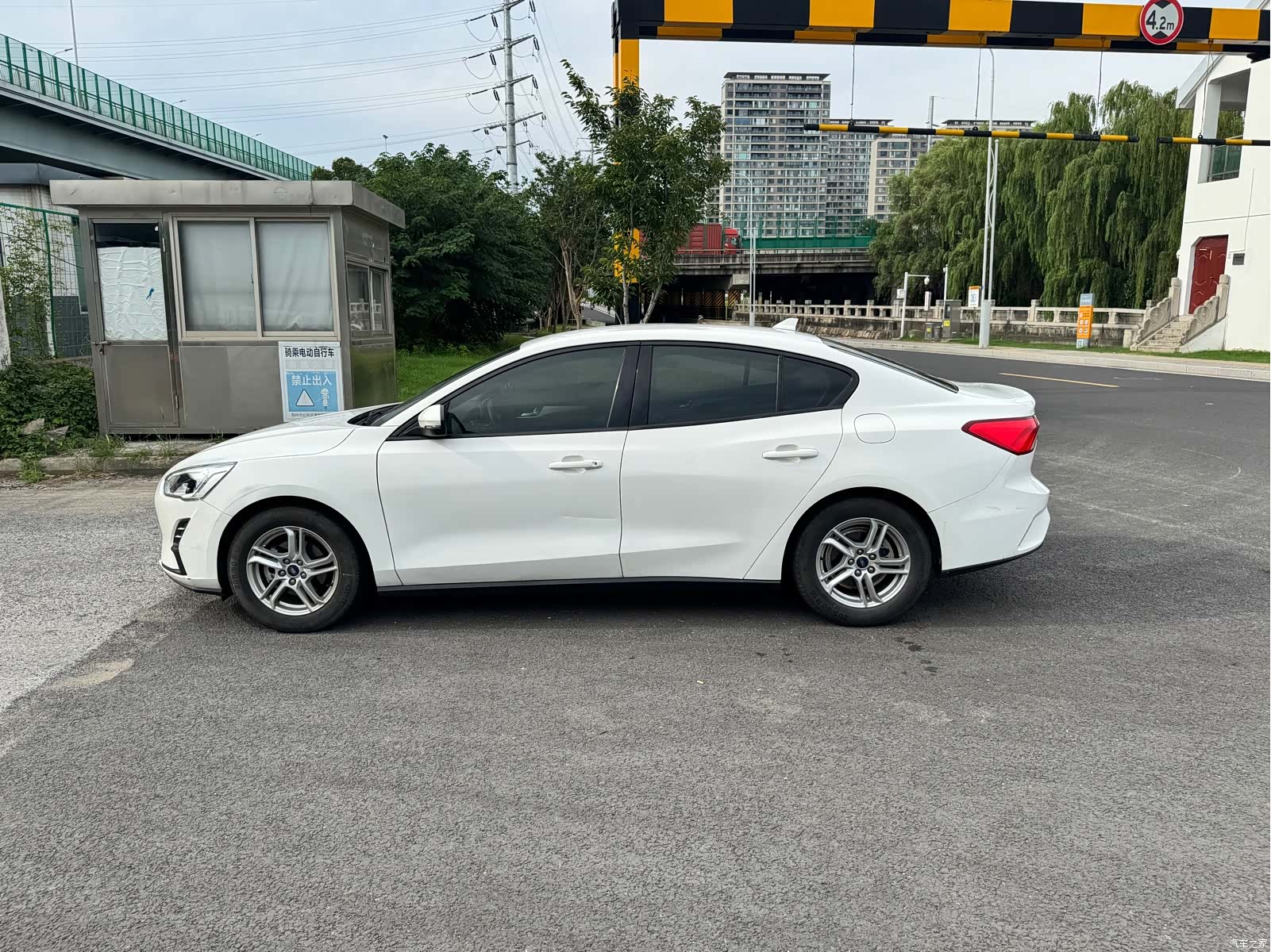 Ford Focus, 2019 12