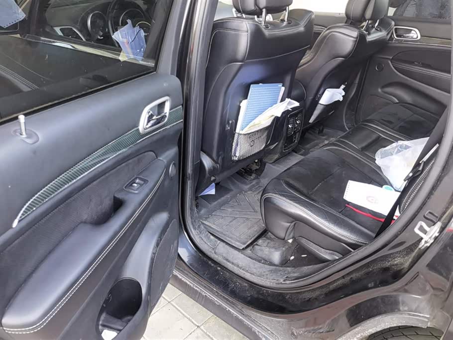 Jeep Grand Cherokee SRT