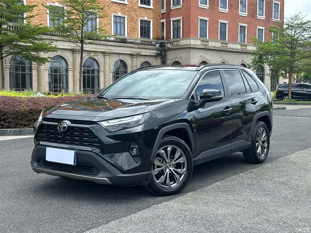 Toyota RAV4, 2024 1