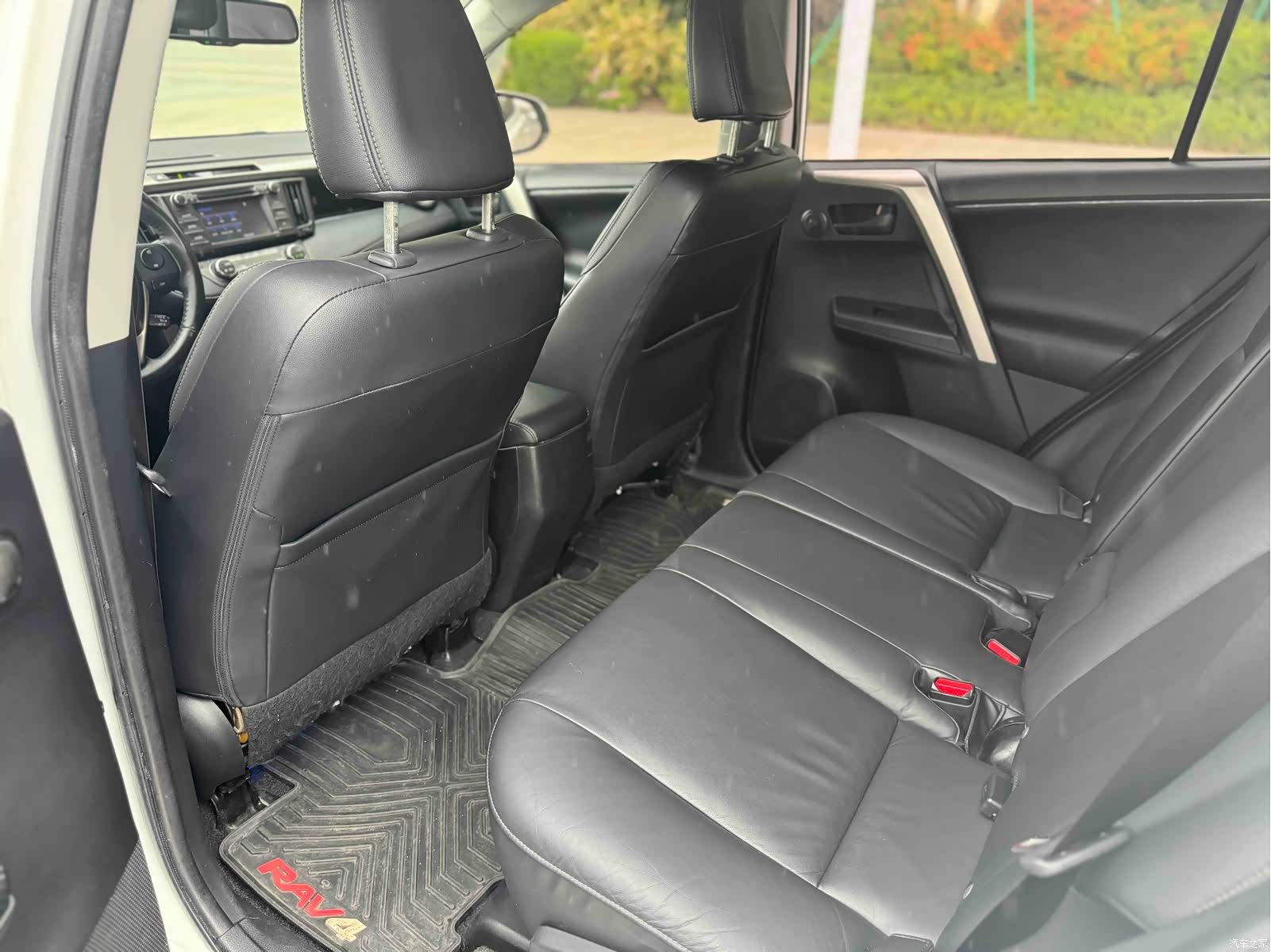 Toyota RAV4, 2014 6