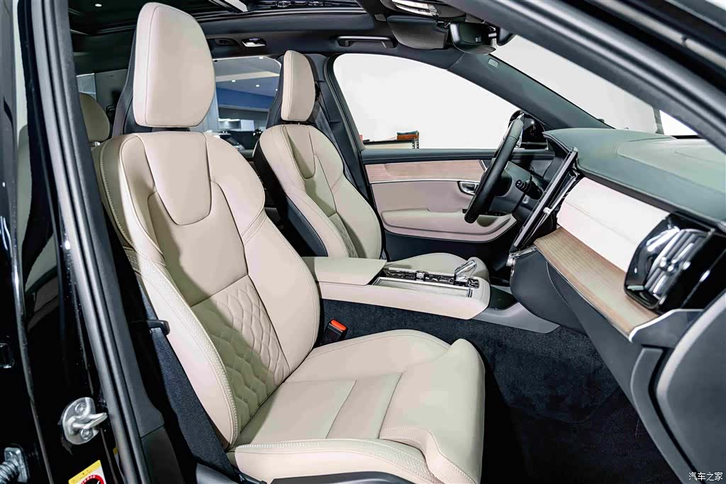 Volvo XC90, 2026 20