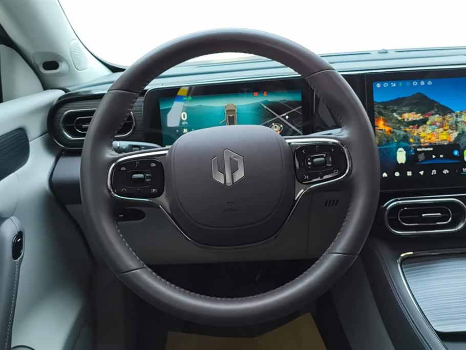 Leapmotor C11