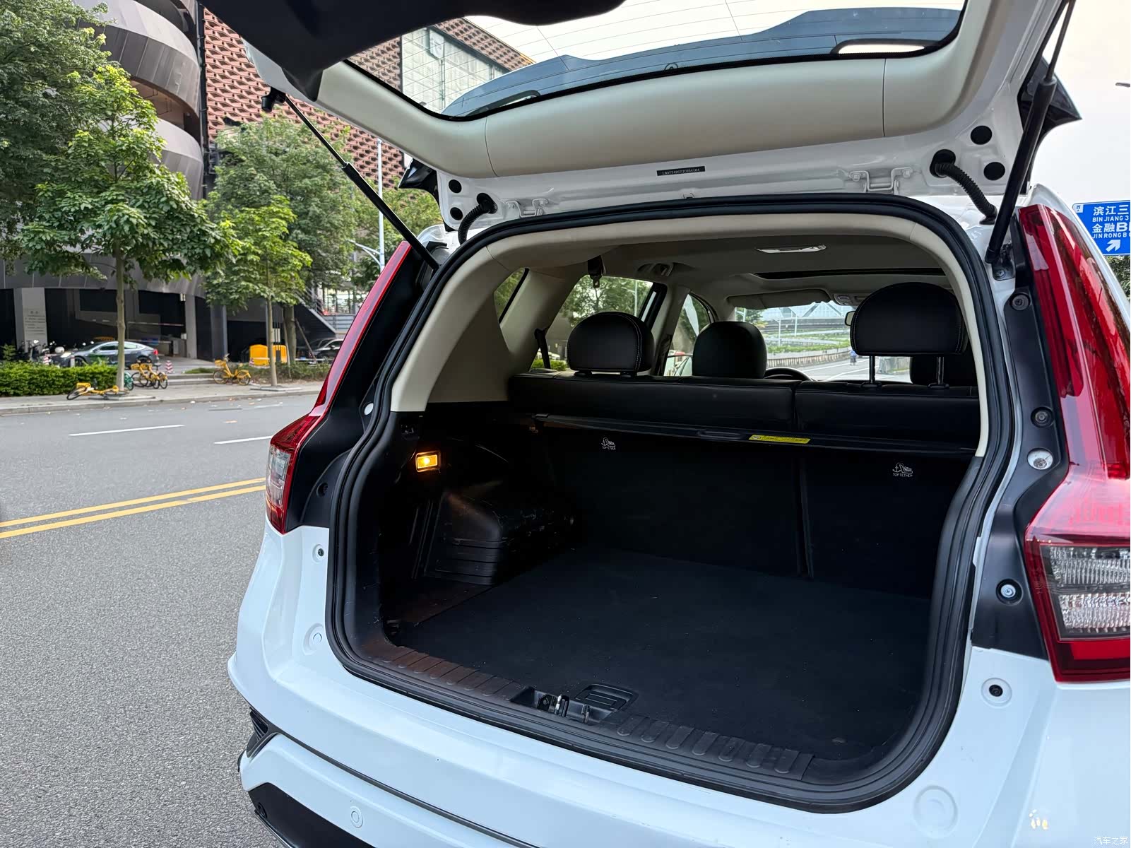 Geely X6, 2019 16