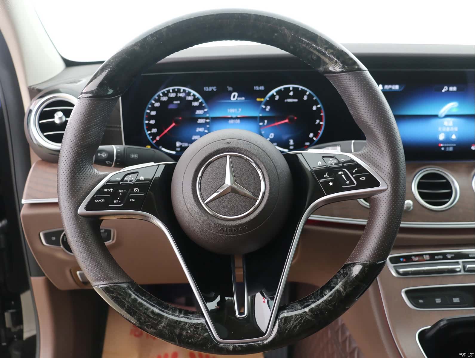 Mercedes-Benz E-Class, 2023 9