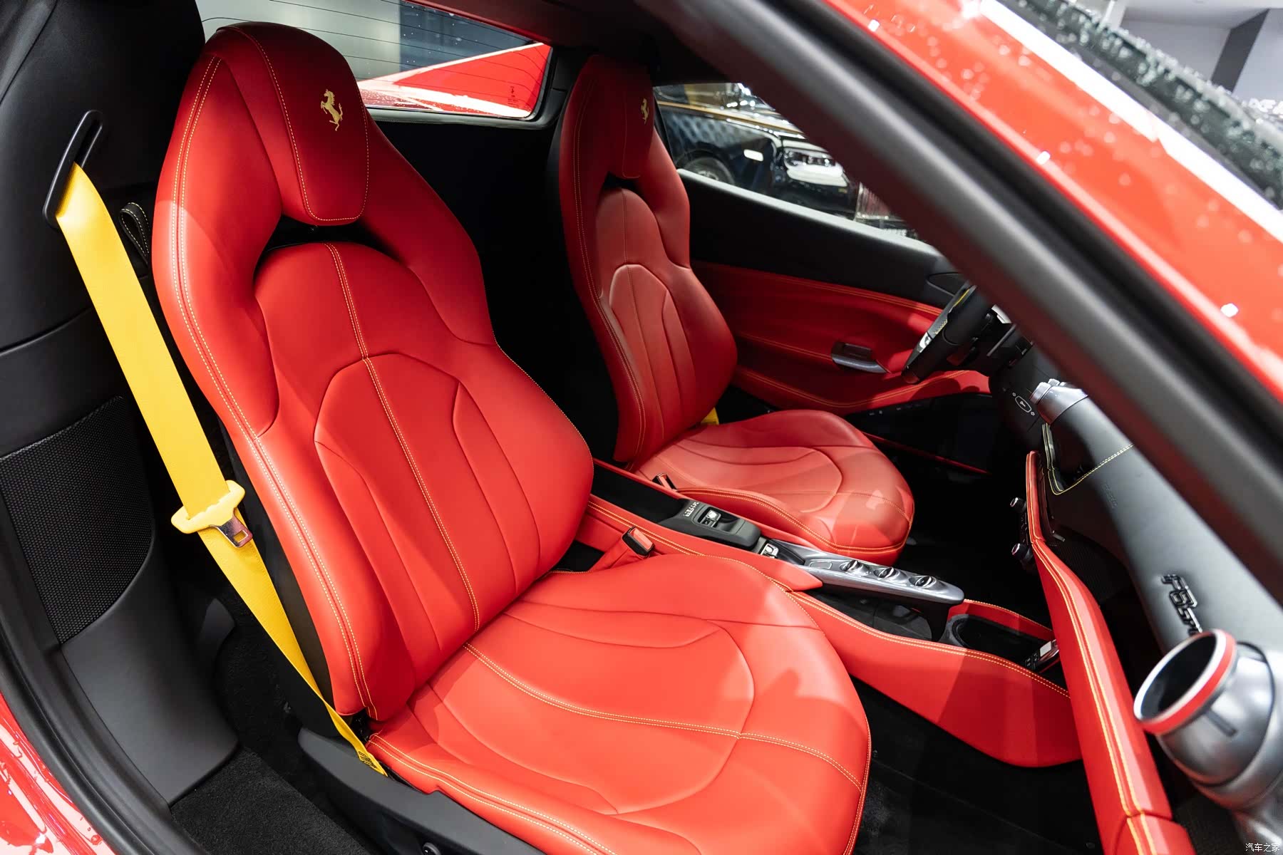 Ferrari F8, 2022 7