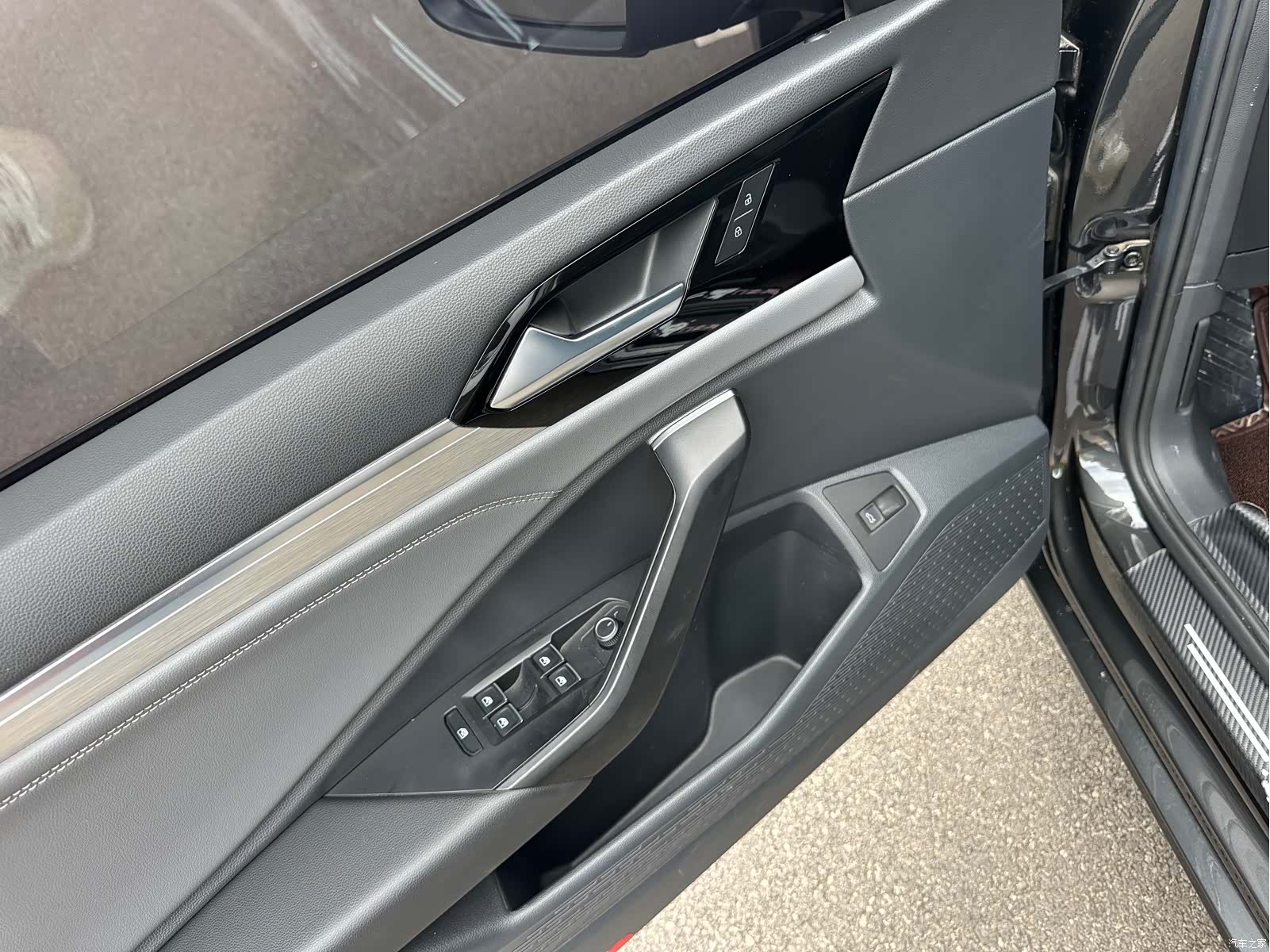Volkswagen Sagitar, 2022 14