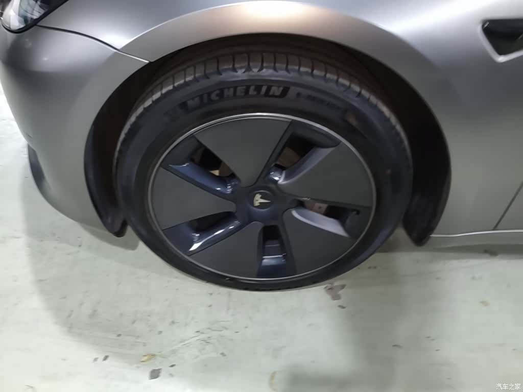 Tesla Model 3, 2023 25