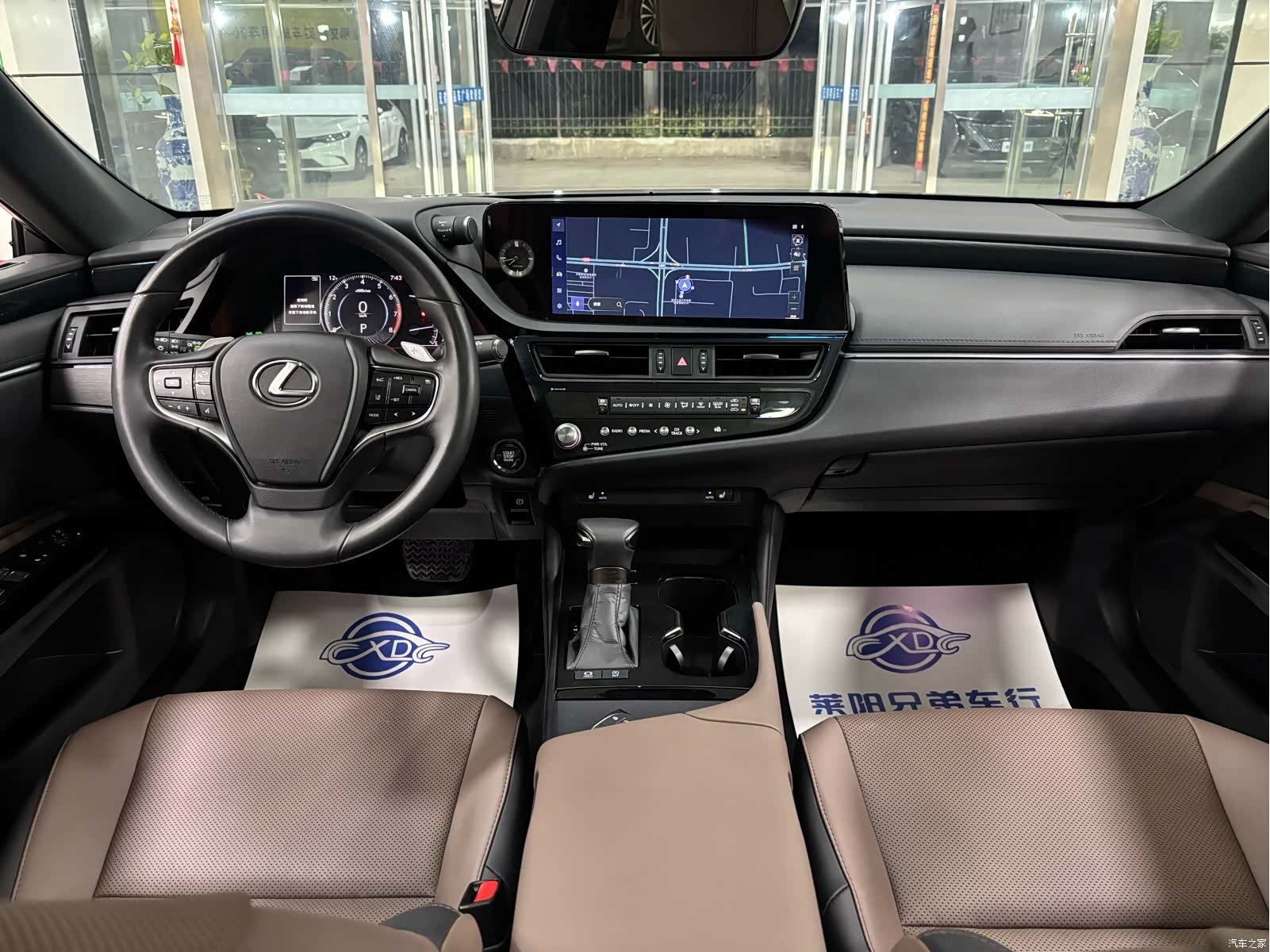 Lexus ES, 2024 все фото