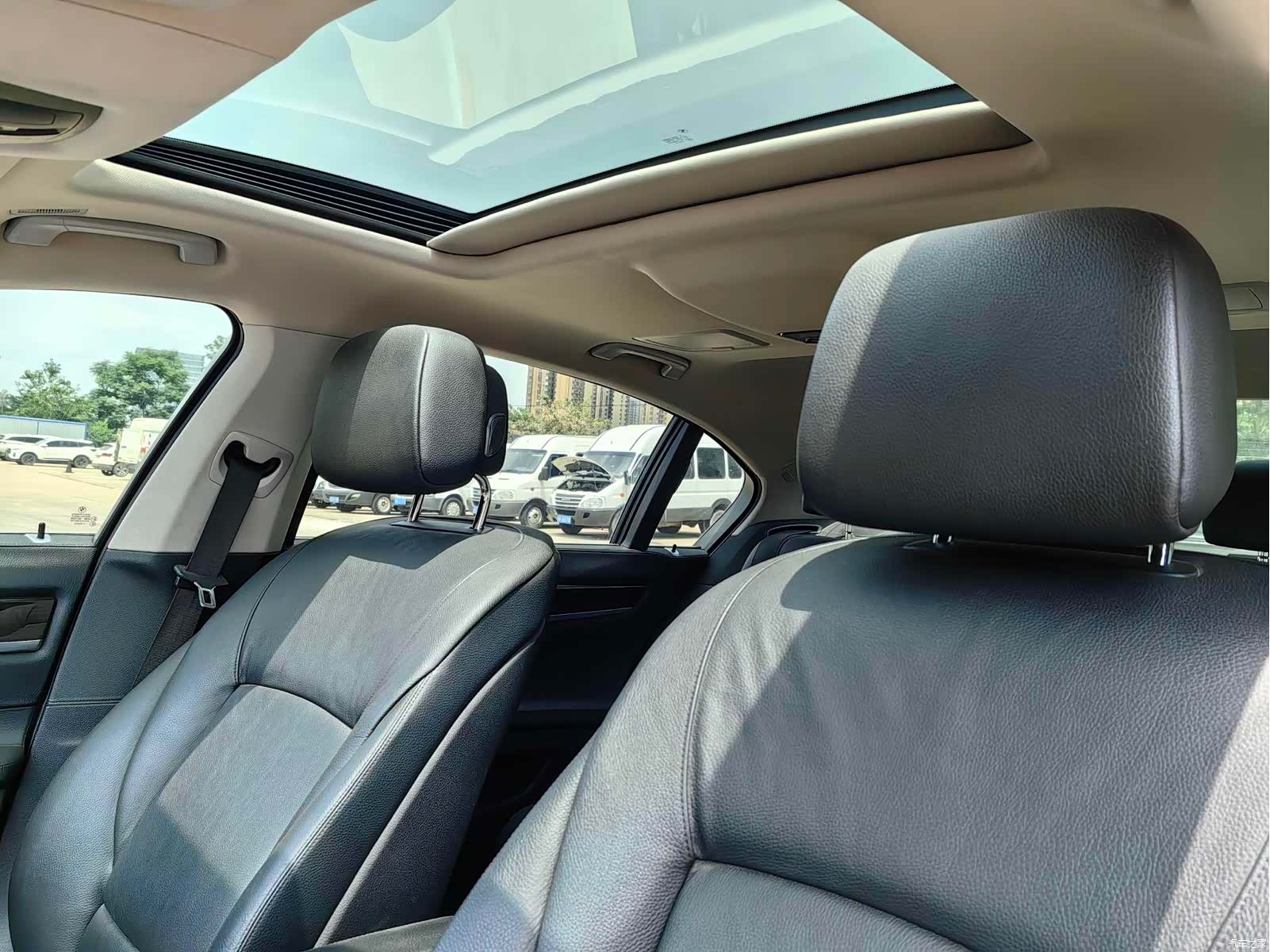 BMW 7 Series, 2012 11