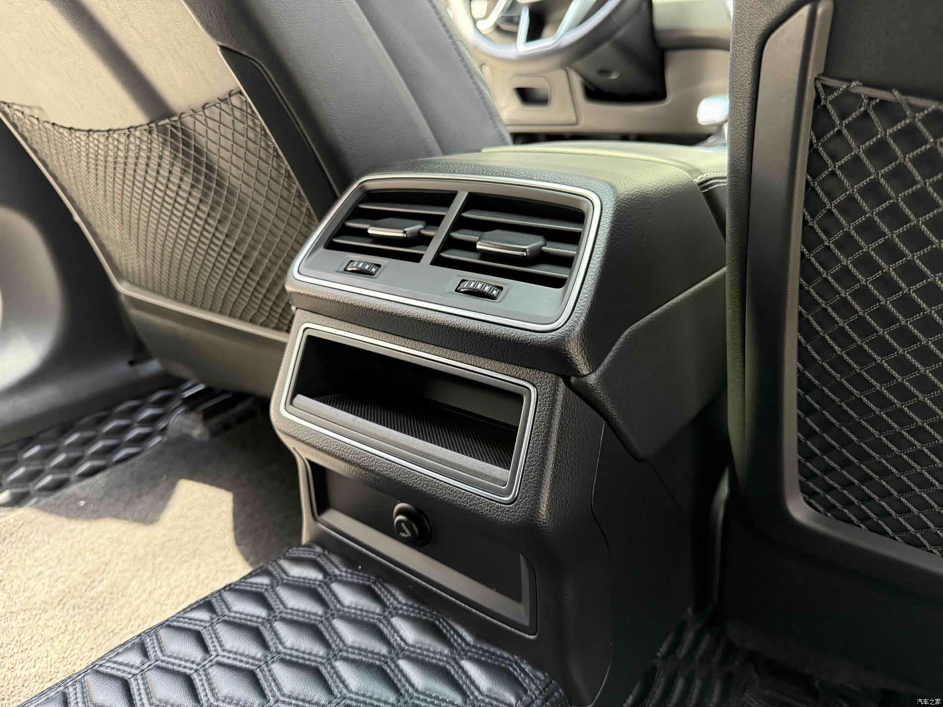Audi A6L, 2019 16