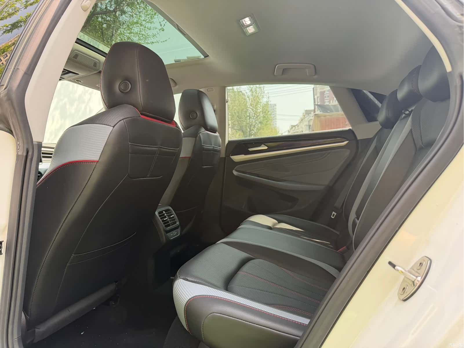 Volkswagen Lamando, 2024 все фото