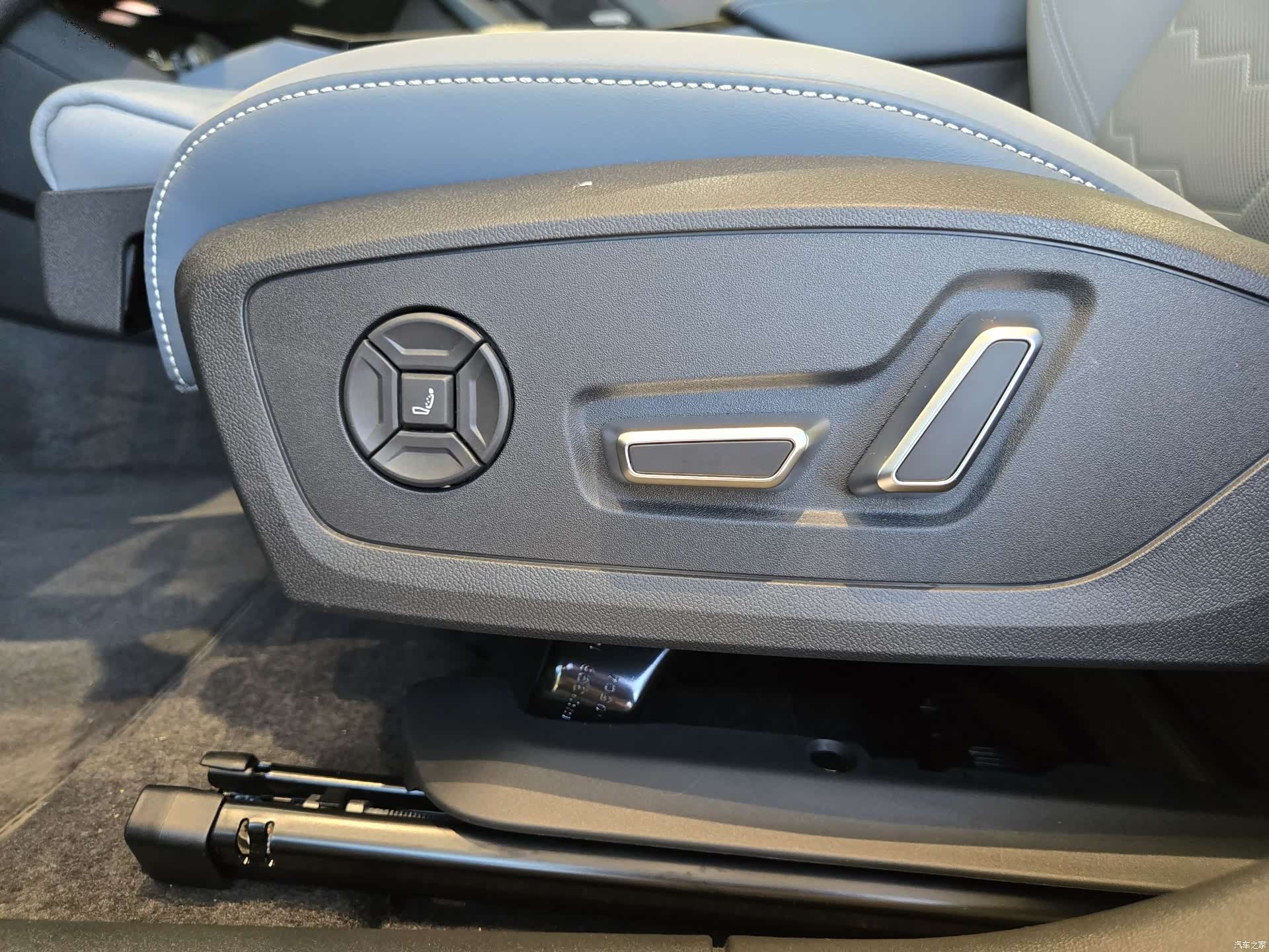 Audi e-tron, 1900 14