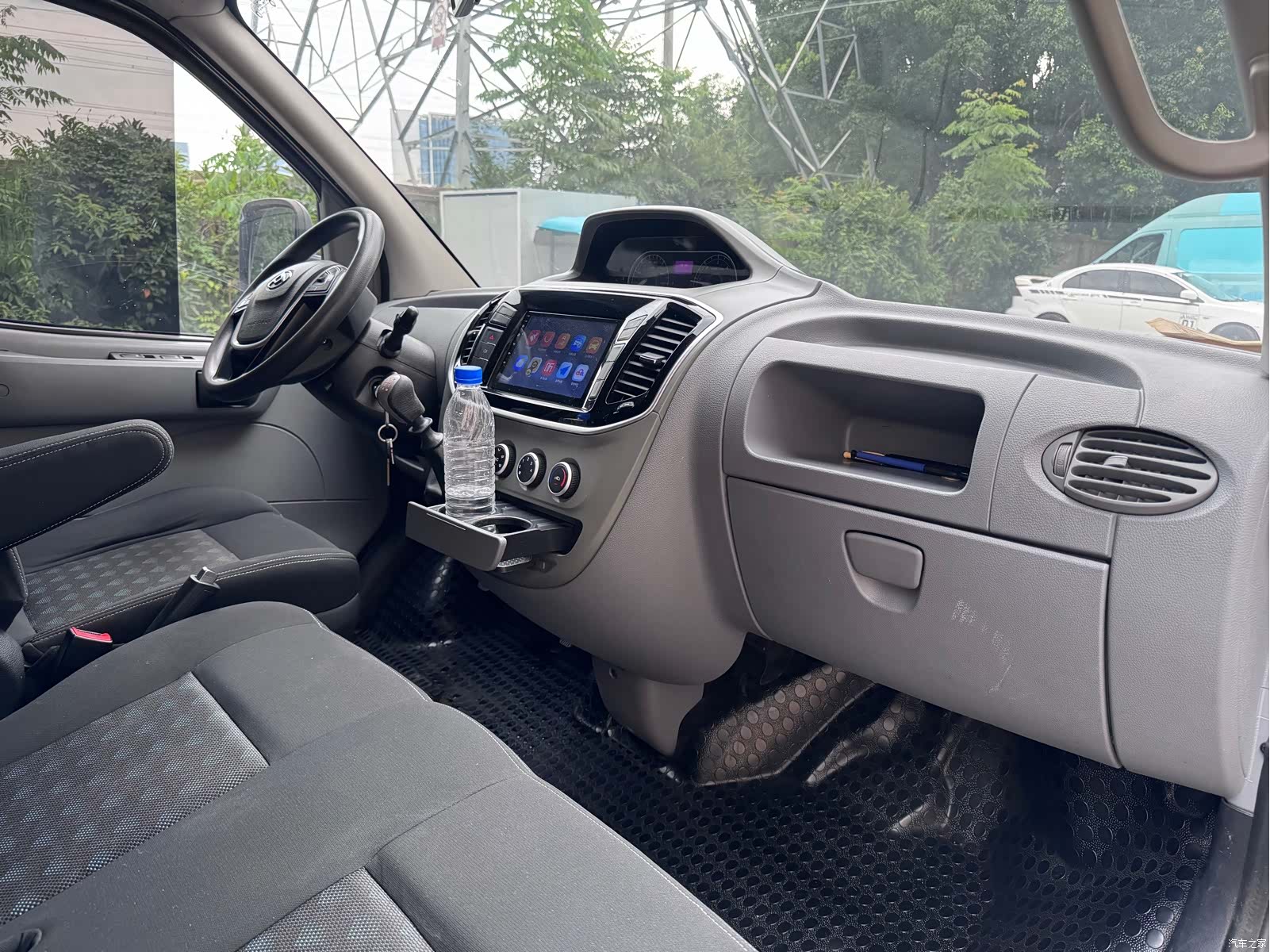 Maxus V80, 2022 13