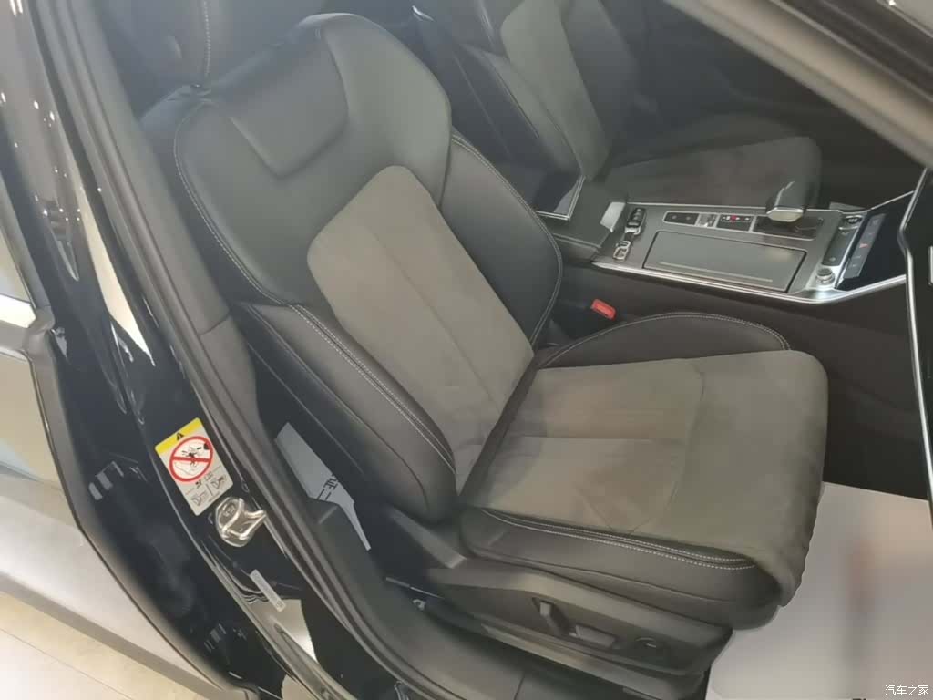 Audi A6L, 2022 25