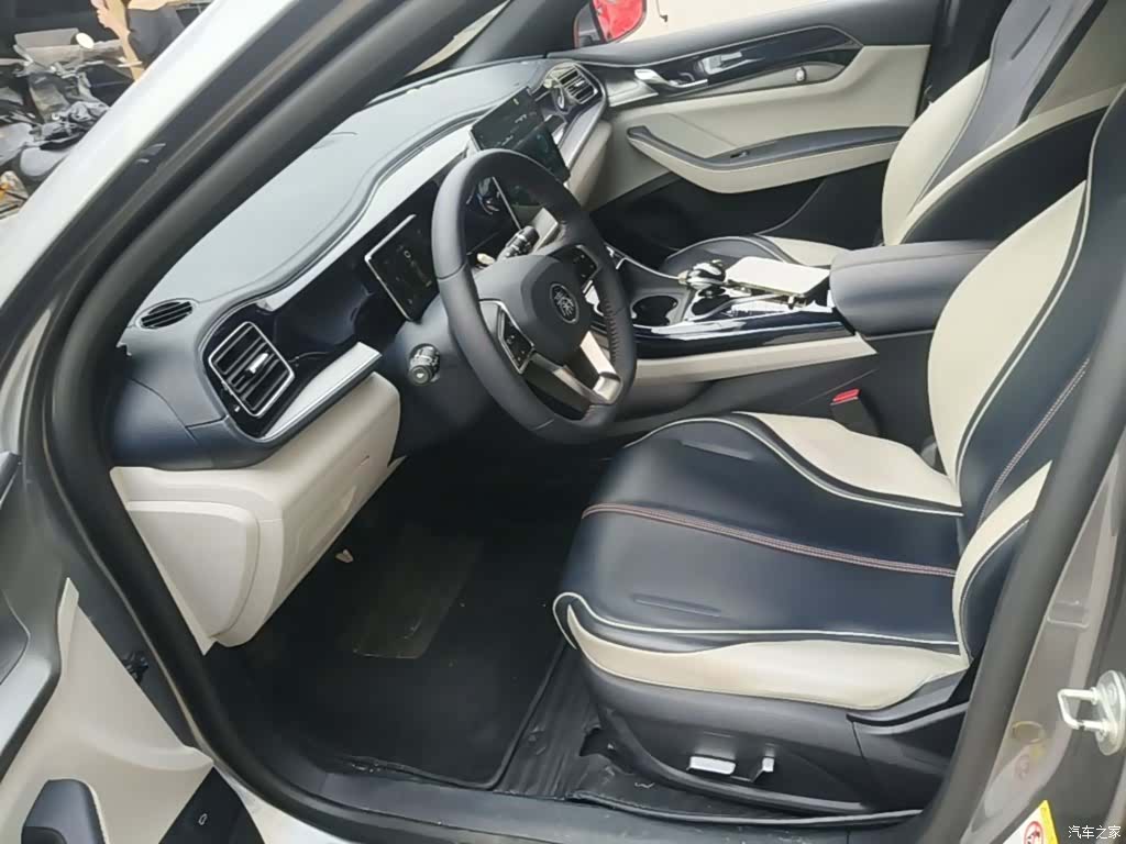 BYD Qin, 2022 15