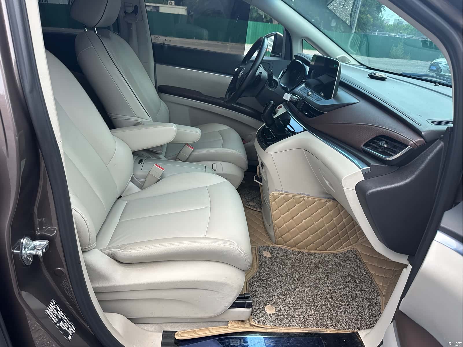 Buick GL8, 2021 10