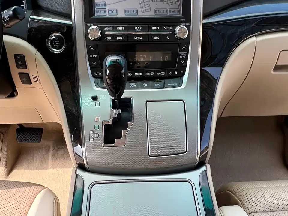Toyota Elfa Toyota Elfa