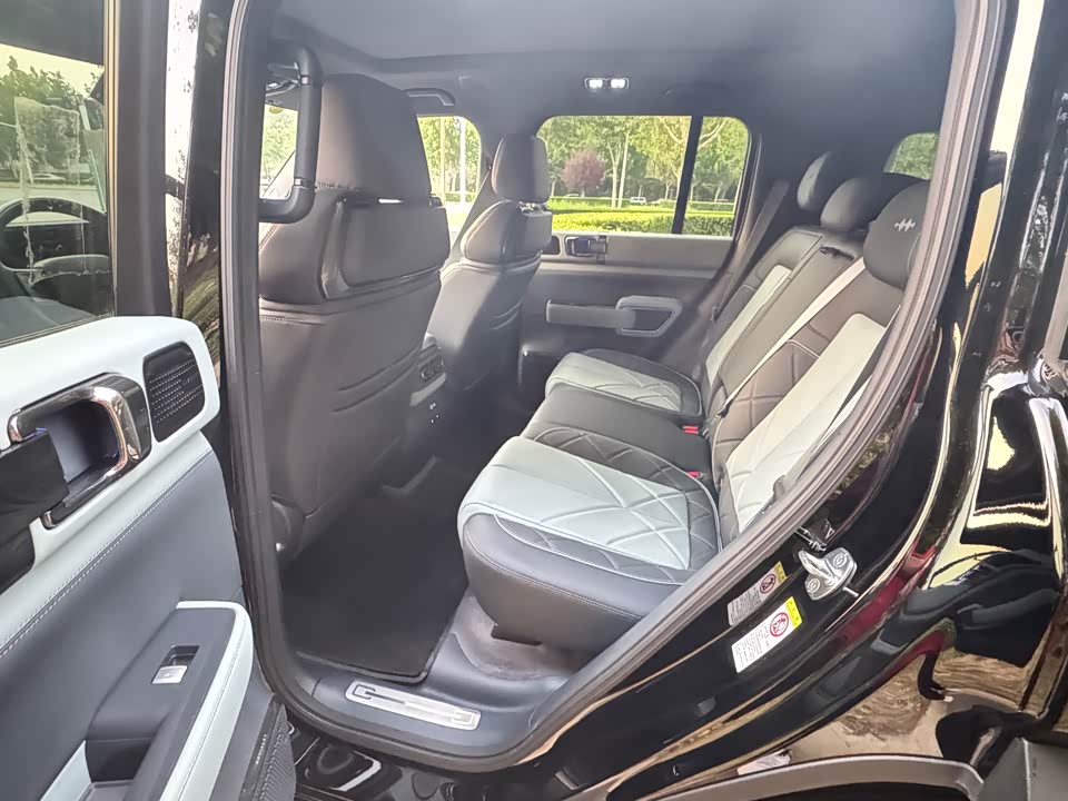 BYD Leopard 5 BYD Leopard 5