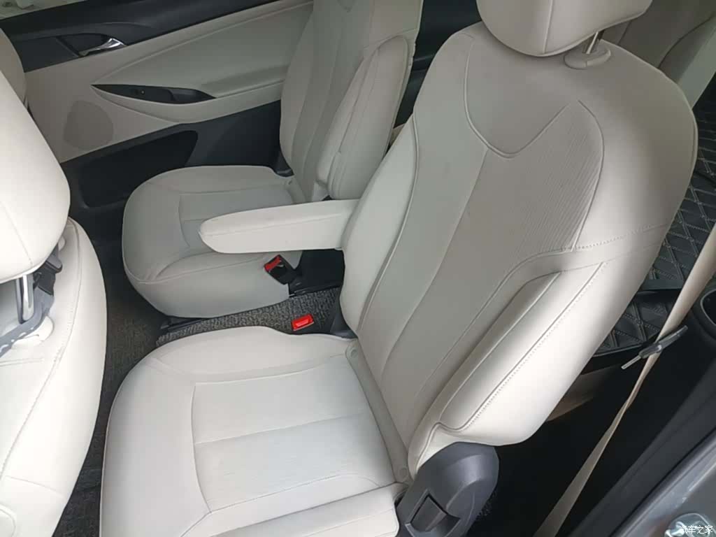 Buick GL6, 2018 17