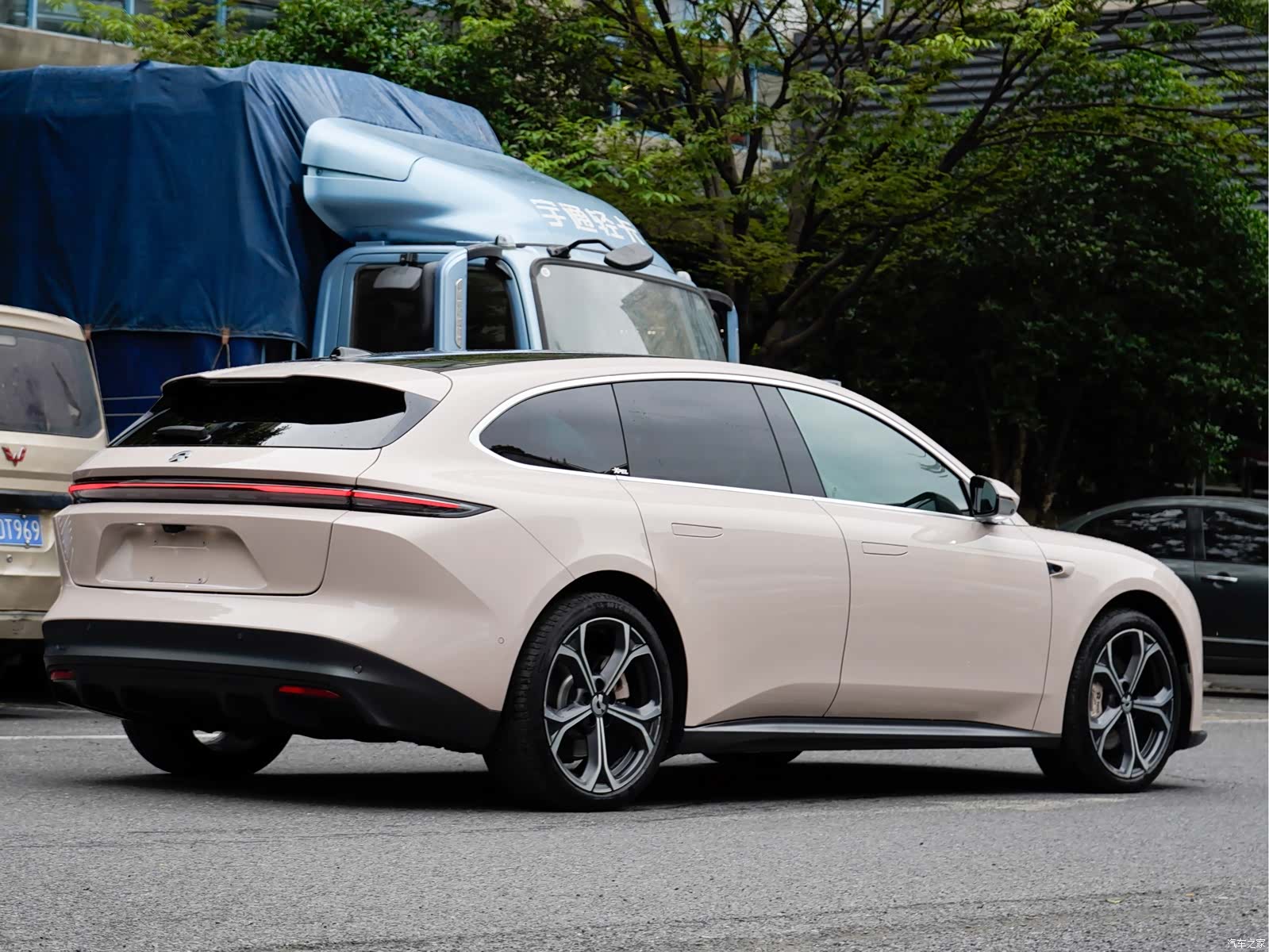 NIO ET5, 2024 4