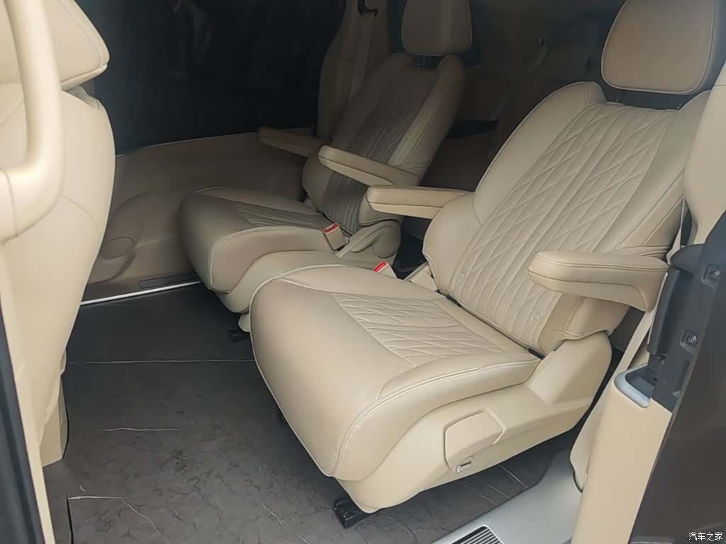 Buick GL8, 2024 13