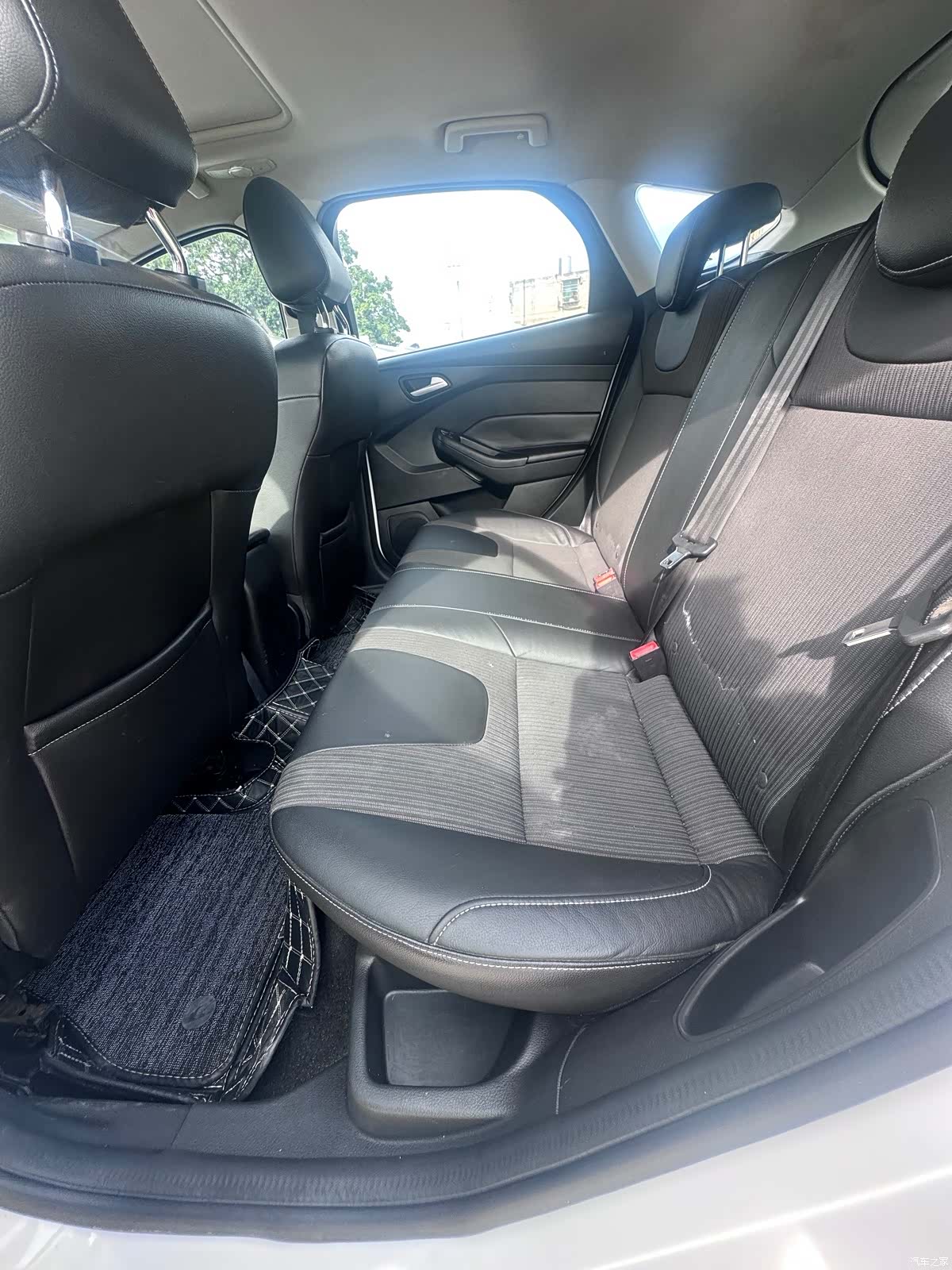 Ford Focus, 2015 8