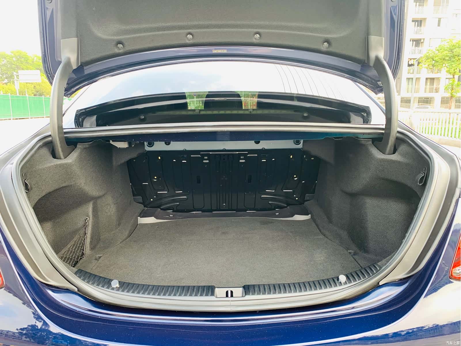 Mercedes-Benz C-Class, 2019 14