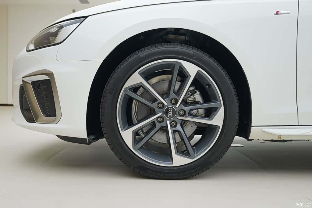 Audi A4L, 2023 15