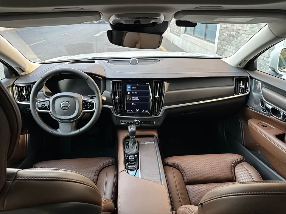 Volvo V90