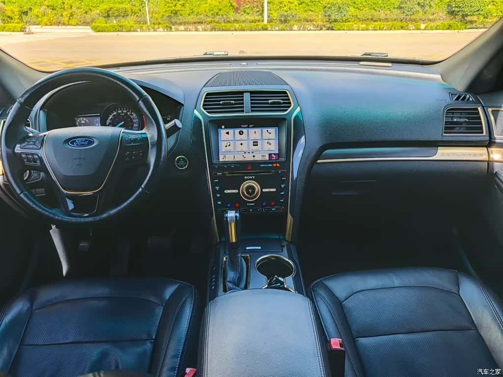 Ford Explorer, 2018 все фото