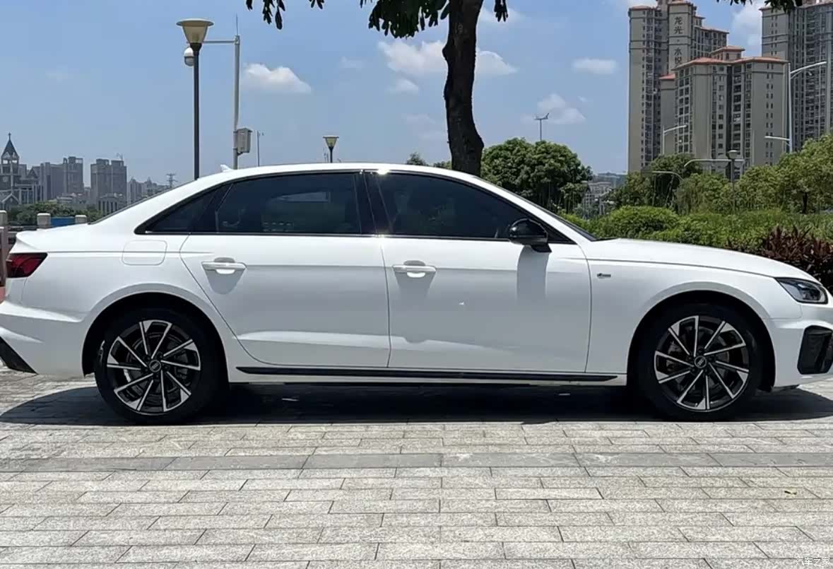 Audi A4L, 2022 7