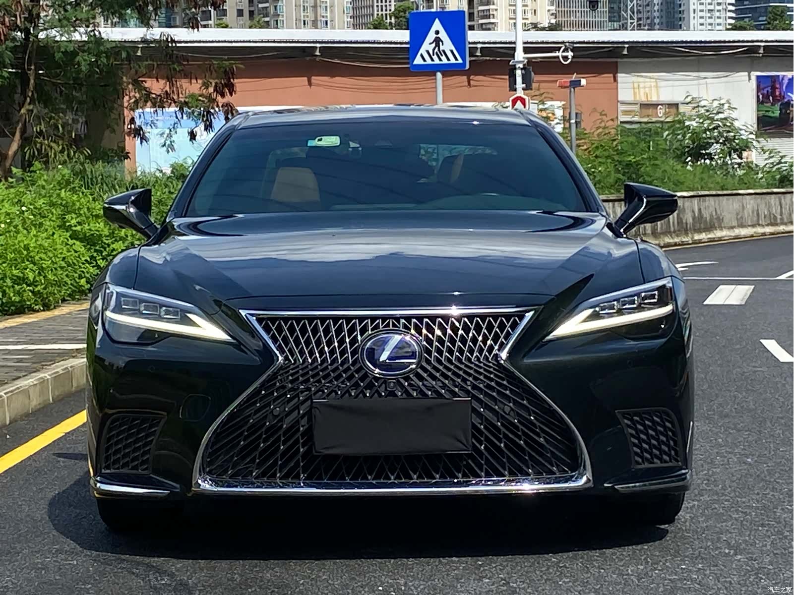 Lexus LS, 2023 2