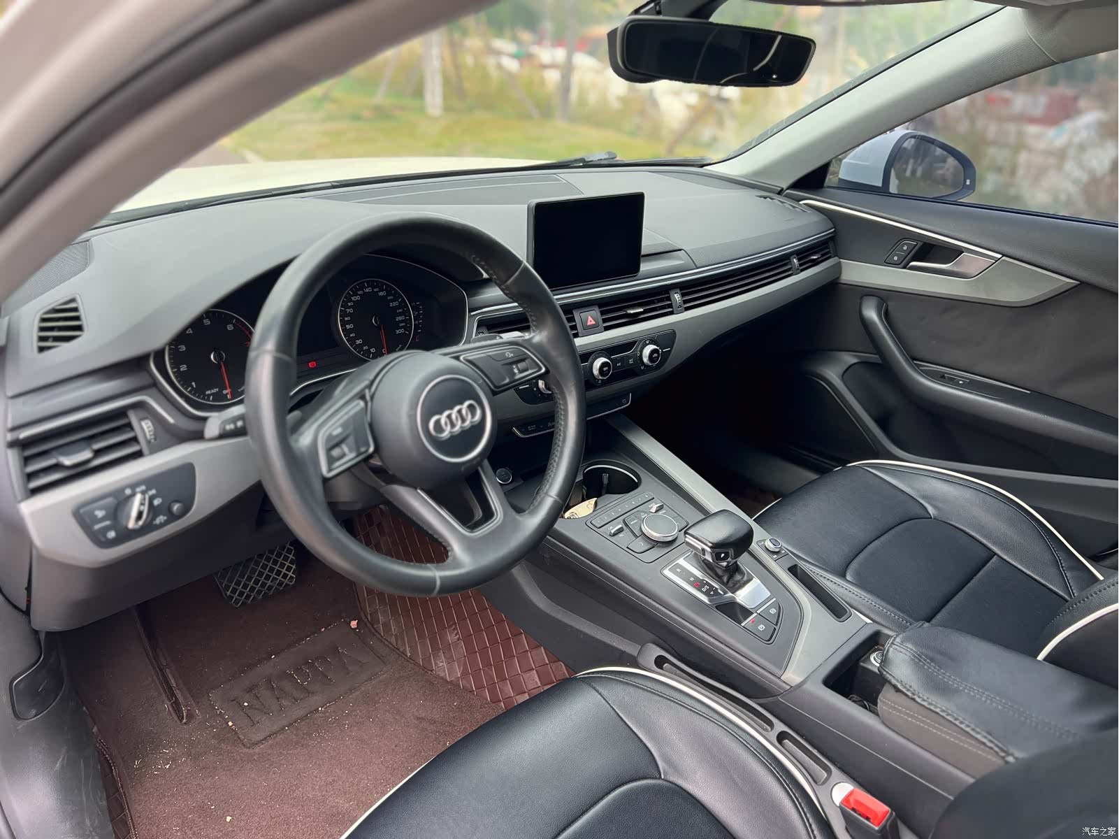 Audi A4L, 2017 все фото