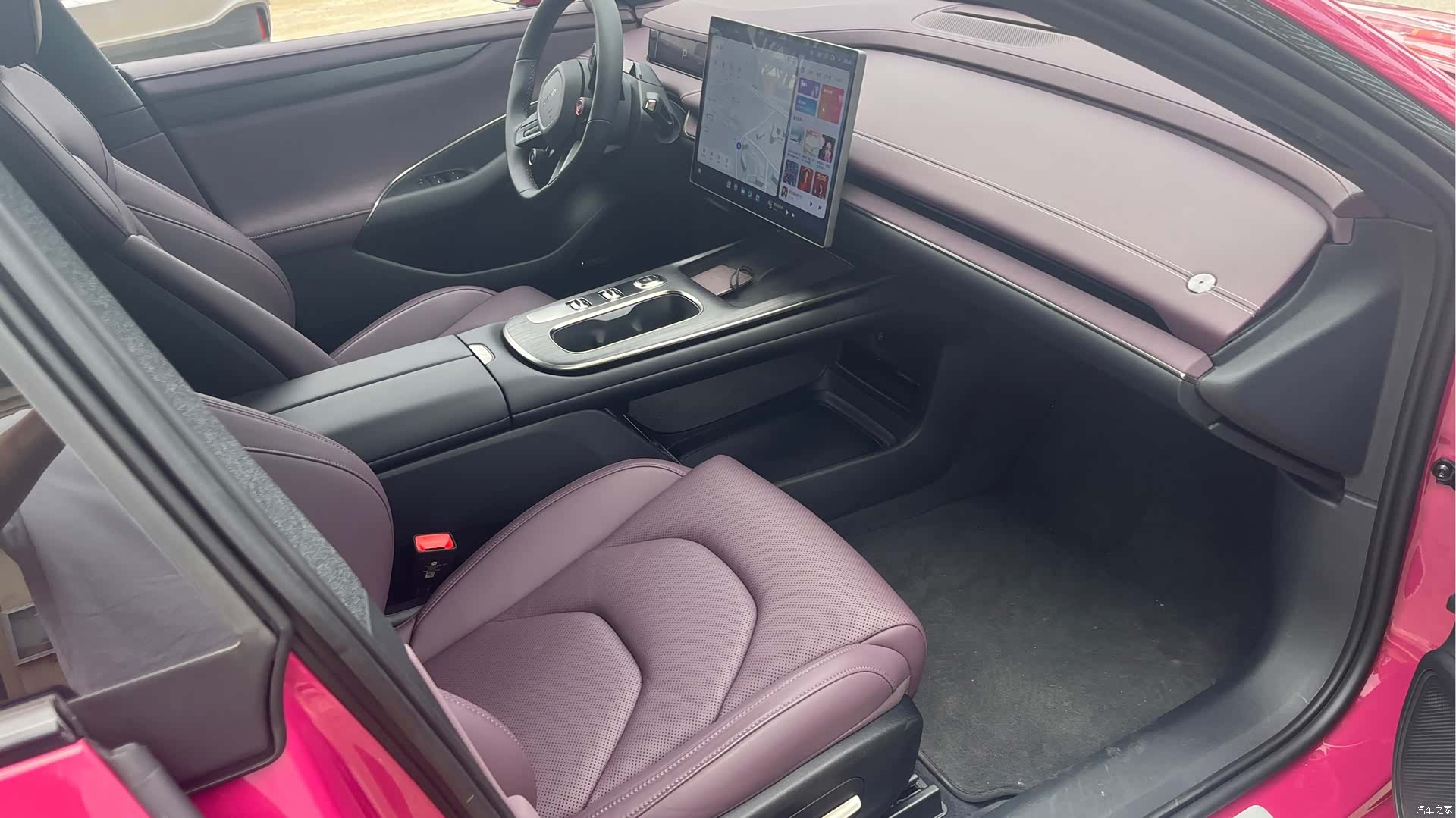 Xiaomi SU7, 2025 10